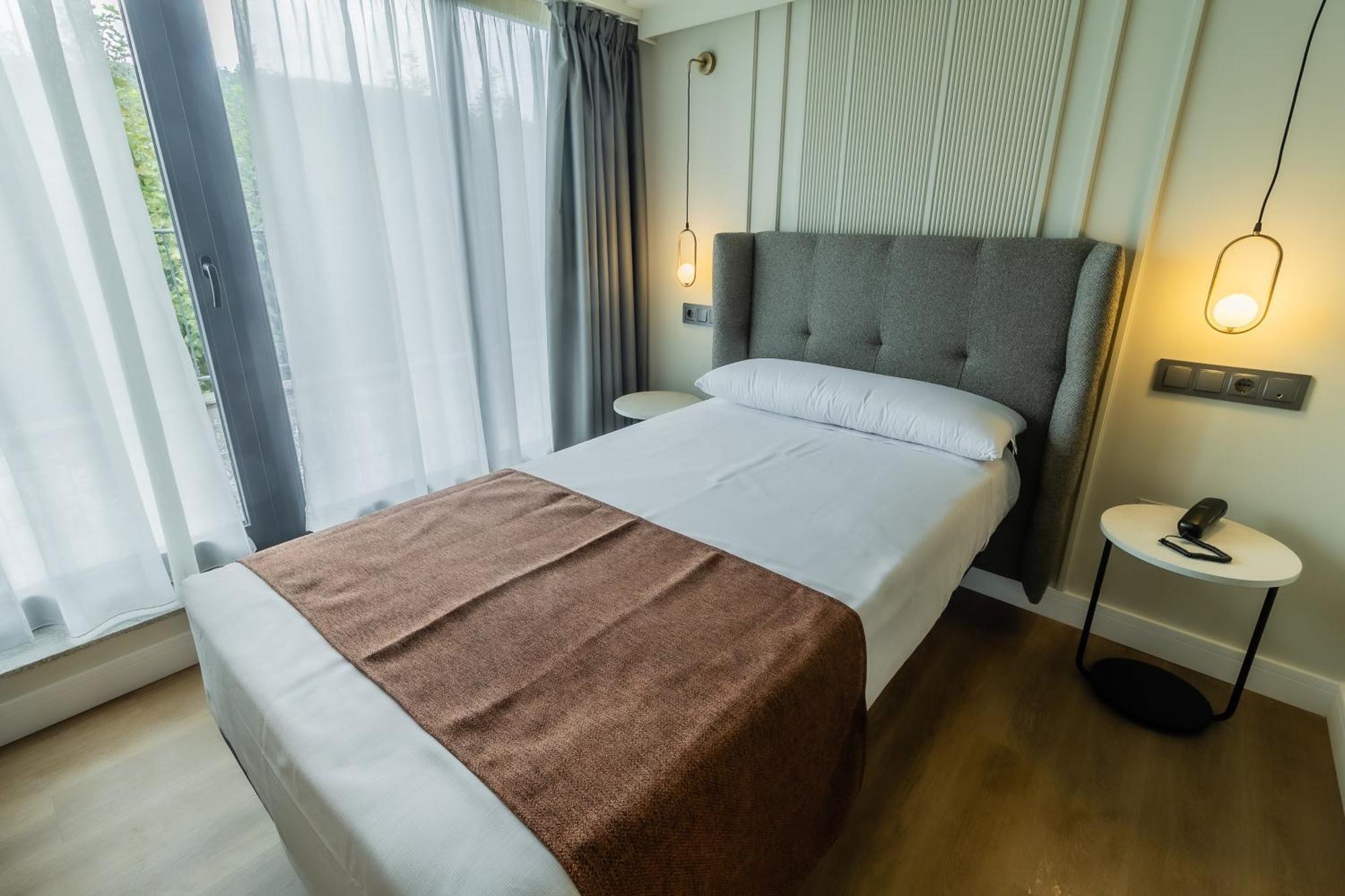 Hotel Corona De Padrón Exteriör bild
