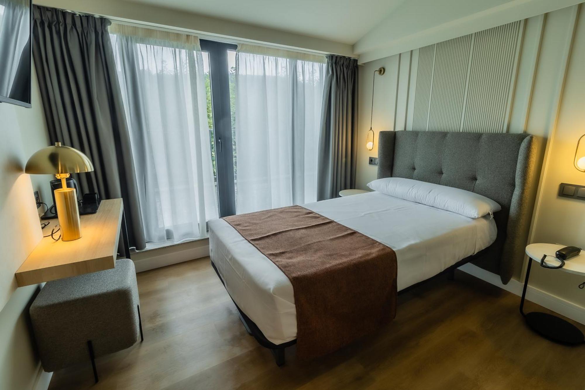 Hotel Corona De Padrón Exteriör bild